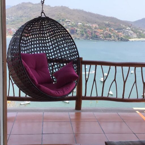 Stay in Zihuatanejo – Casa Serena Vista